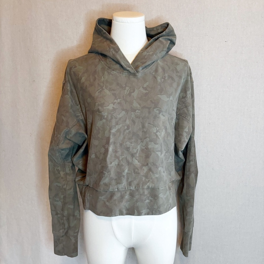 Athleta green camo hoodie size XS - Picture 2 of 6